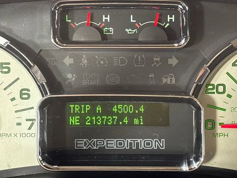 Used 2014 Ford Expedition EL XLT w/ Equipment Group 202A AWD/4WD image 23