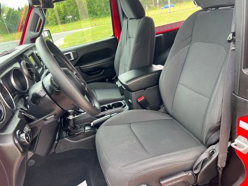 Used 2022 Jeep Wrangler Sport image 25