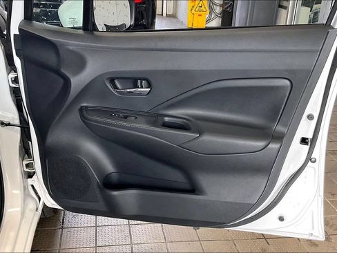 Used 2025 Nissan Versa SV FWD image 20