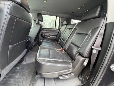 Used 2017 Chevrolet Suburban LT image 11