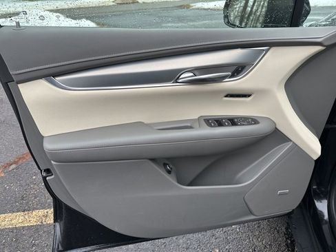 Used 2021 Cadillac XT5 Premium Luxury image 8