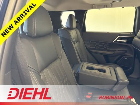 Used 2025 Mitsubishi Outlander SEL image 13