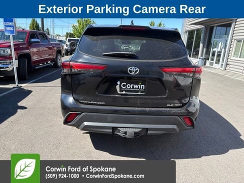 Used 2023 Toyota Highlander XLE AWD/4WD image 8