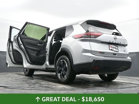 Used 2024 Nissan Rogue SV image 73