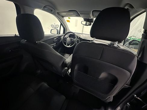 Used 2020 Chevrolet Trax LT FWD image 22
