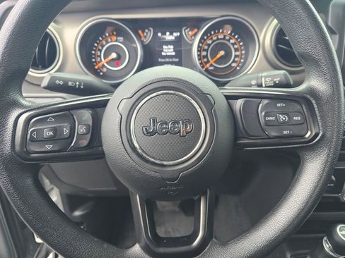 Used 2019 Jeep Wrangler Sport image 18