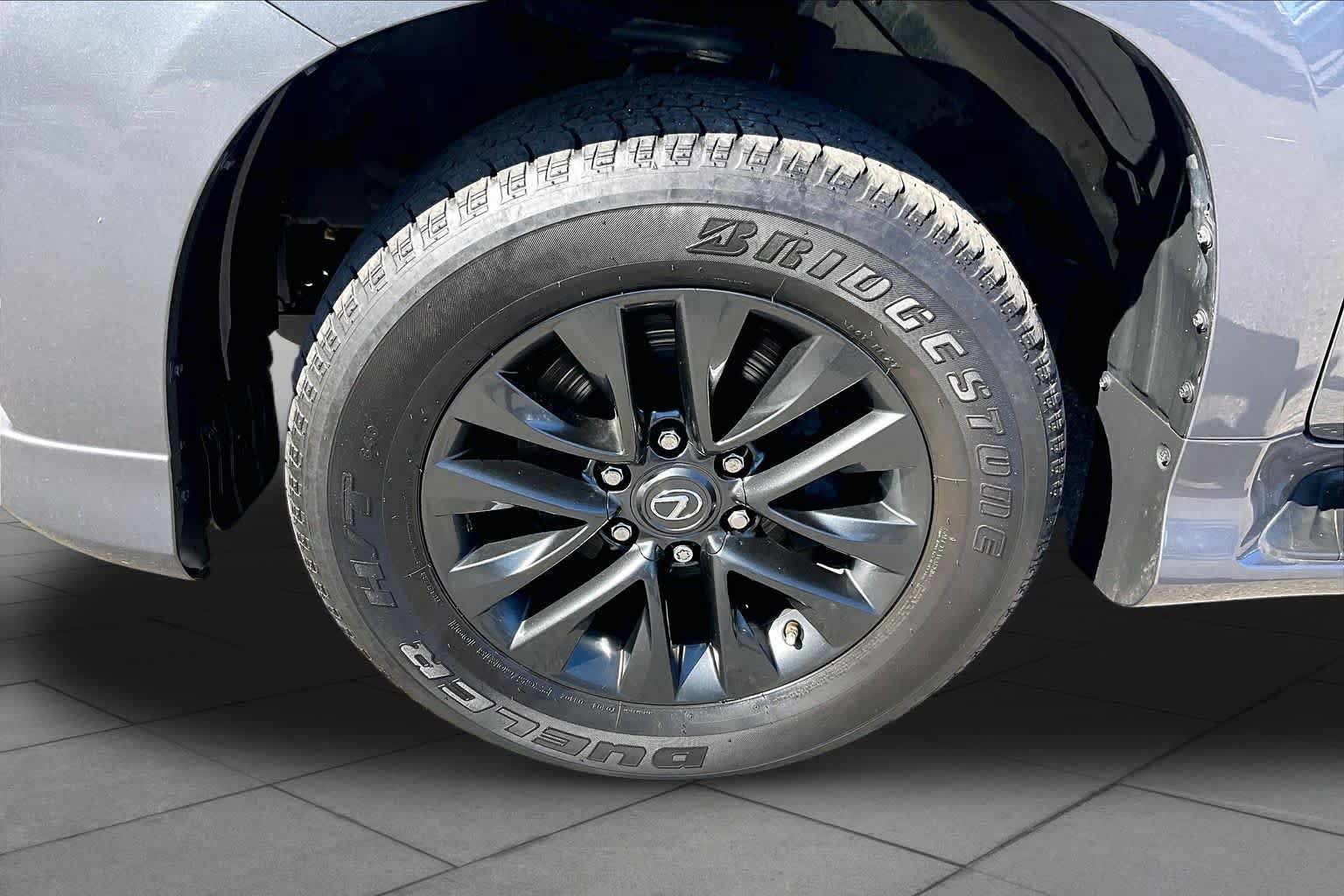 Used 2023 Lexus GX 460 Premium w/ Premium Package AWD/4WD image 10