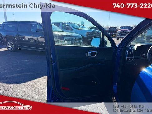 Used 2023 Kia Sorento SX image 13