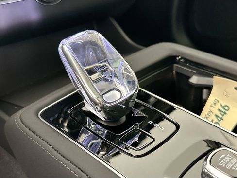 Certified 2025 Volvo XC90 T8 Plus w/ Protection Package Premier image 17