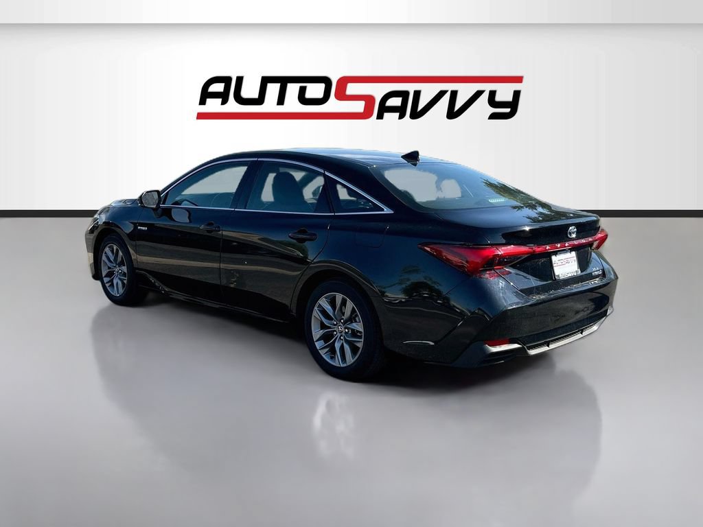 Used 2020 Toyota Avalon XLE w/ Moonroof Package FWD image 5