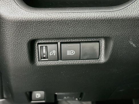 Used 2025 Toyota RAV4 LE AWD/4WD image 17