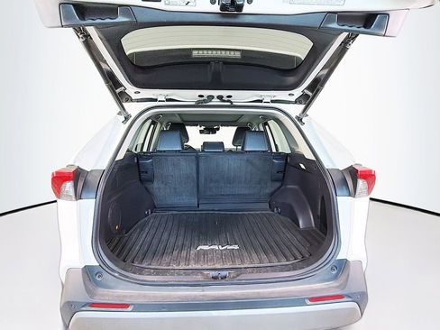 Used 2022 Toyota RAV4 Limited image 30