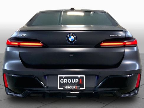 Certified 2023 BMW i7 xDrive60 w/ Executive Package 2 AWD/4WD image 4