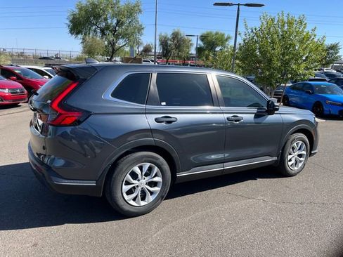 Used 2023 Honda CR-V LX image 5