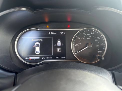 Used 2025 Nissan Versa SV FWD image 37