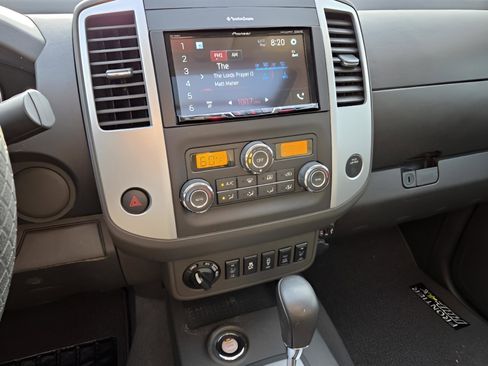 Used 2021 Nissan Frontier PRO-4X w/ Pro-4x Utility Package image 14