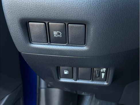Used 2021 Toyota C-HR XLE FWD image 19