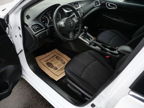 Used 2018 Nissan Sentra SV image 9