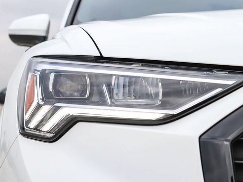 Used 2023 Audi Q3 2.0T Premium w/ Black Optic Sport Package AWD/4WD image 9