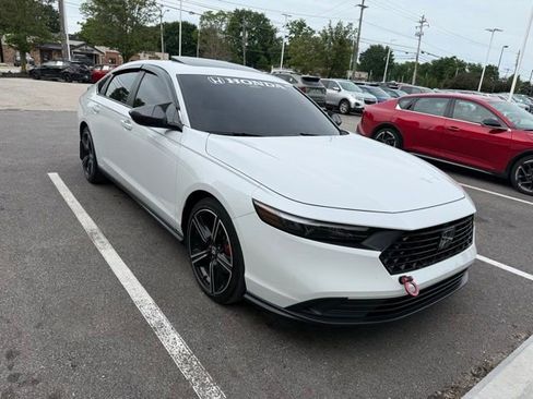 Used 2024 Honda Accord Sport image 2