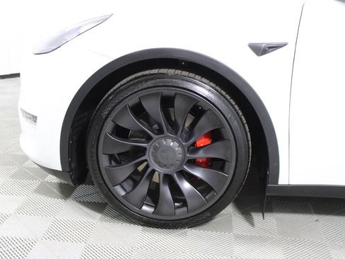 Used 2022 Tesla Model Y Performance AWD/4WD image 24