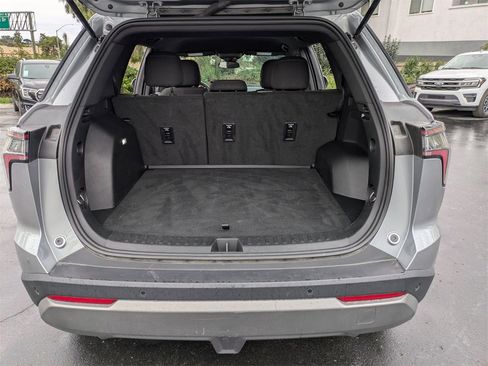 Used 2025 Chevrolet Equinox LT image 30