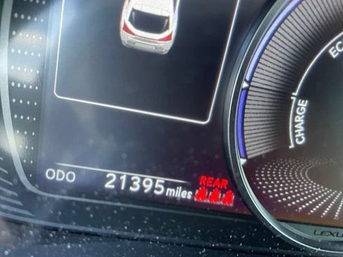 Used 2024 Lexus UX 250h AWD w/ Premium Package image 11