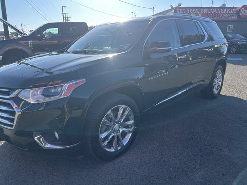 Used 2019 Chevrolet Traverse High Country w/ LPO, 'HIT The Road' Package AWD/4WD image 3
