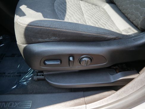 Used 2018 Chevrolet Equinox LT AWD/4WD image 20