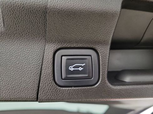 Certified 2022 GMC Acadia Denali w/ Denali Ultimate Package image 23