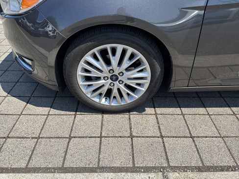 Used 2015 Ford Focus Titanium FWD image 9
