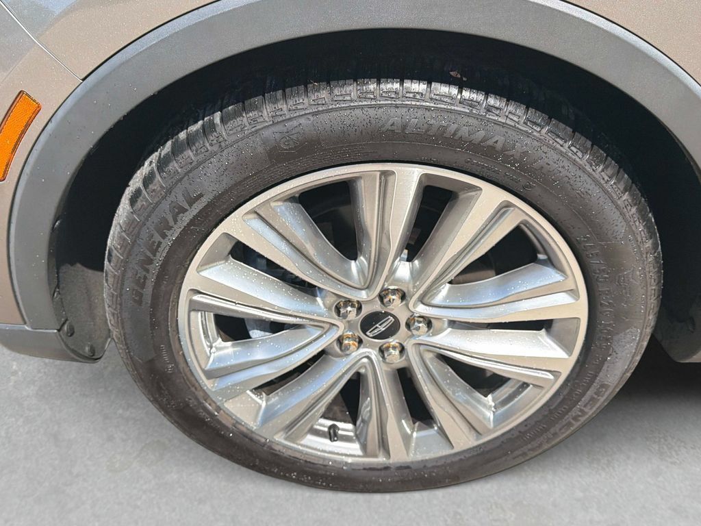 Used 2017 Lincoln MKX Reserve AWD/4WD image 12