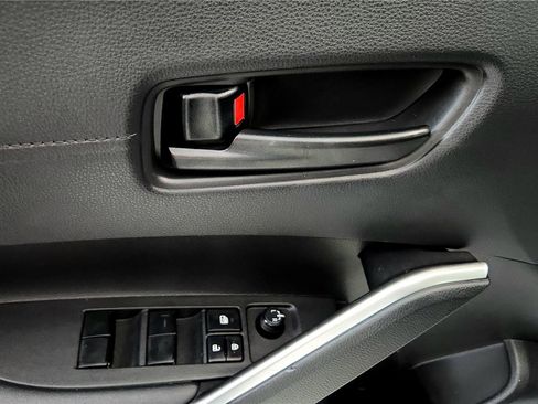 Certified 2023 Toyota Corolla Cross LE w/ Moonroof Package image 23