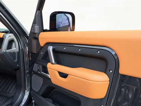 Used 2024 Land Rover Defender 90 Carpathian Edition image 33