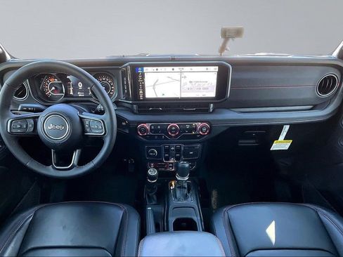 Certified 2025 Jeep Wrangler Unlimited Rubicon w/ Convenience Group image 9