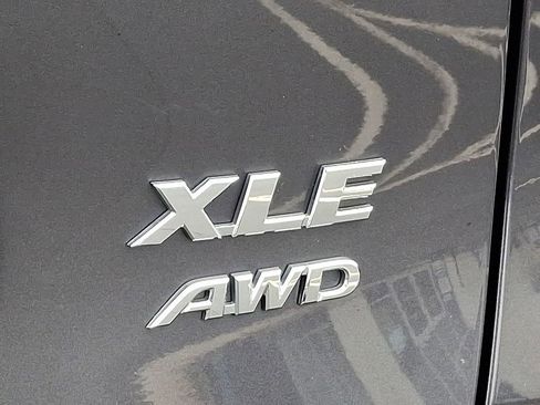 Used 2019 Toyota RAV4 XLE w/ Convenience Package image 33