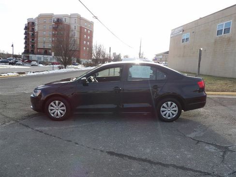 Used 2013 Volkswagen Jetta S image 4