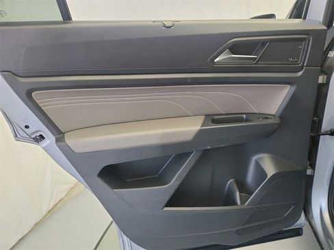 Used 2021 Volkswagen Atlas Cross Sport SEL Premium image 23