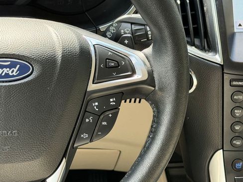 Used 2019 Ford Edge Titanium w/ Equipment Group 301A AWD/4WD image 26