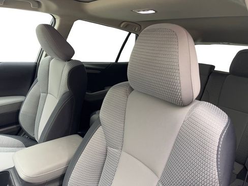 Used 2025 Subaru Outback Premium image 28