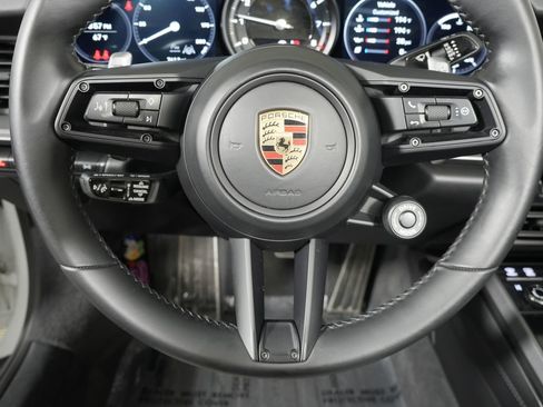 Used 2022 Porsche 911 Carrera RWD image 33