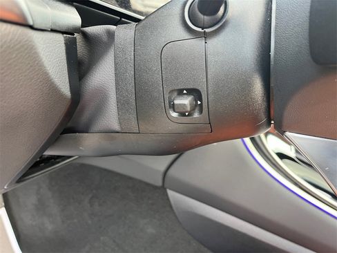 Certified 2025 Mercedes-Benz GLC 300 4MATIC image 22