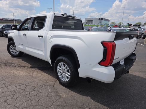 Used 2022 Toyota Tundra SR5 AWD/4WD image 6
