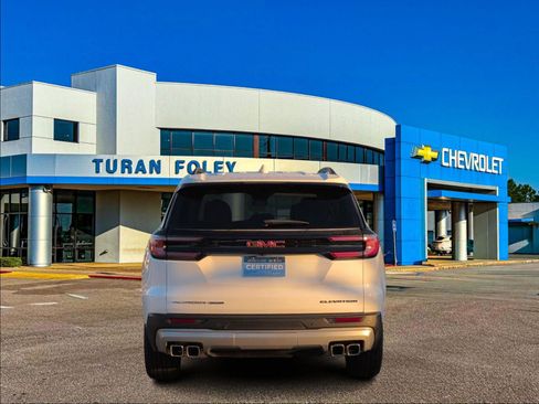 Used 2025 GMC Acadia Elevation image 4