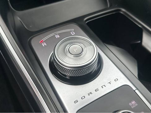 Certified 2025 Kia Sorento EX image 28