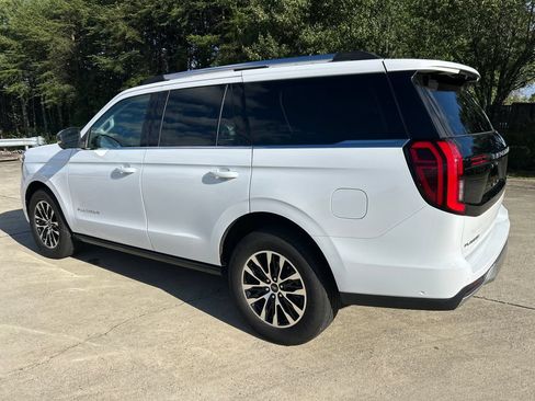 Used 2025 Ford Expedition Platinum AWD/4WD image 3