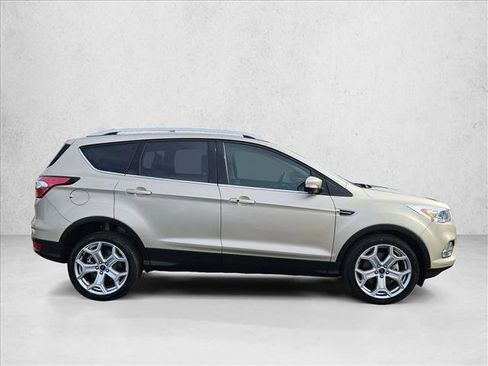 Used 2018 Ford Escape Titanium image 4