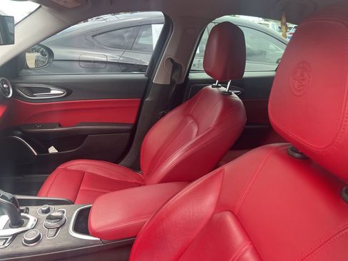 Used 2021 Alfa Romeo Giulia Sprint w/ Nero Edizione image 7