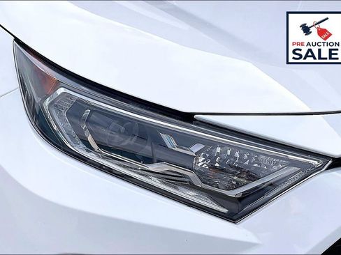 Used 2021 Toyota RAV4 XLE w/ Convenience Package AWD/4WD image 28