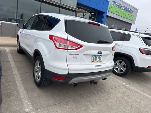 Used 2015 Ford Escape SE image 3